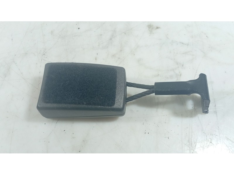 Recambio de anclaje cinturon trasero central para opel astra h (a04) 1.4 (l48) referencia OEM IAM   