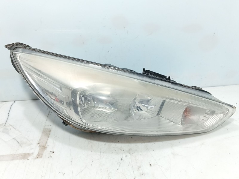 Recambio de faro derecho para ford focus iii 1.5 tdci referencia OEM IAM   