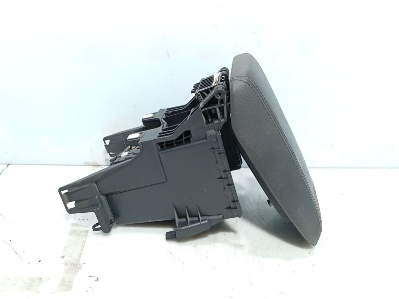 Recambio de apoyabrazos central para ford focus iii 1.5 tdci referencia OEM IAM   