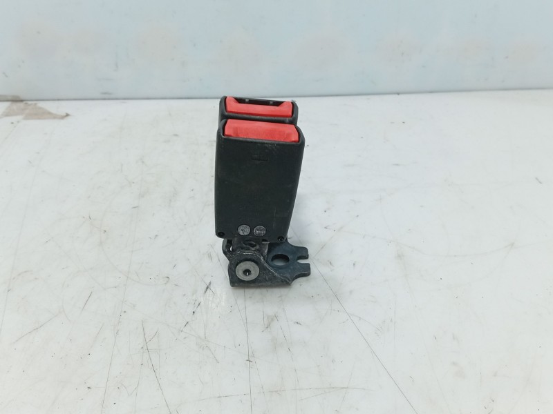 Recambio de anclaje cinturon trasero derecho para ford focus iii 1.5 tdci referencia OEM IAM   