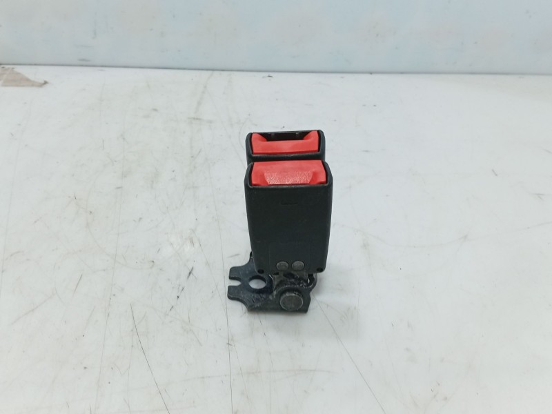 Recambio de anclaje cinturon trasero derecho para ford focus iii 1.5 tdci referencia OEM IAM   