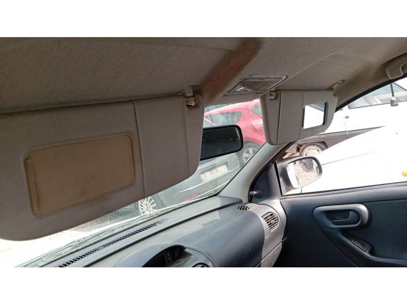 opel corsa c (x01) del año 2002