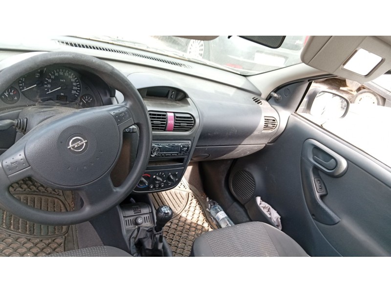 opel corsa c (x01) del año 2002
