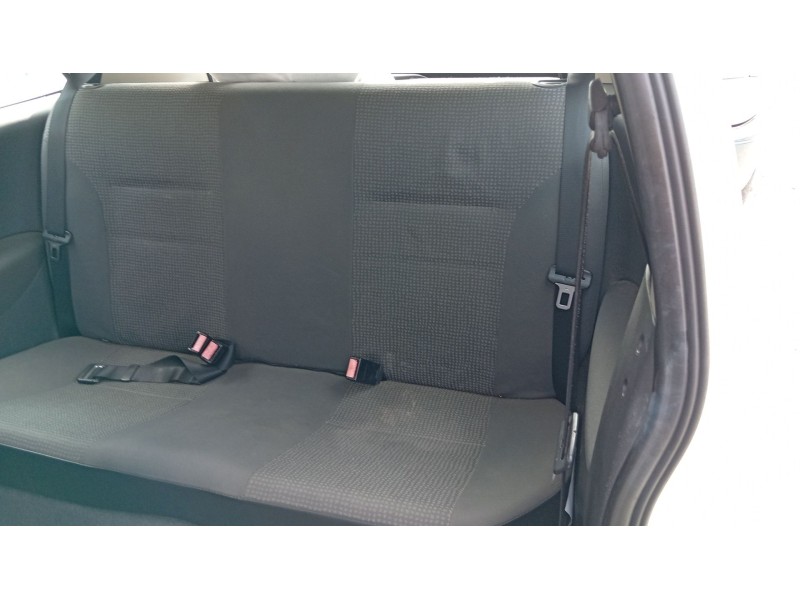 opel corsa c (x01) del año 2002