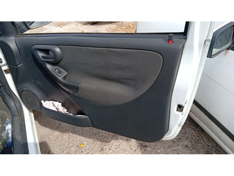 opel corsa c (x01) del año 2002