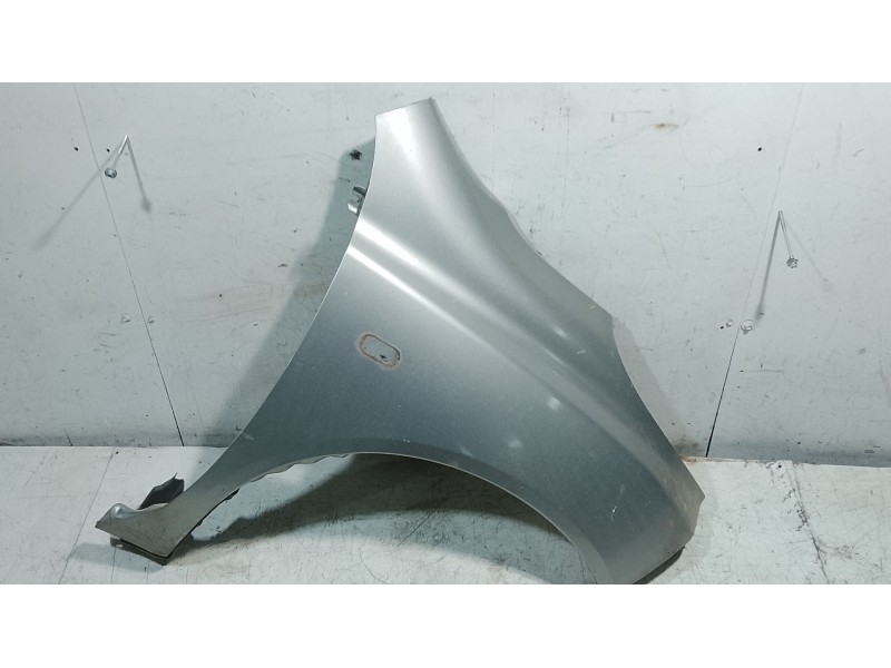Recambio de aleta delantera derecha para nissan micra iii (k12) 1.2 16v referencia OEM IAM   