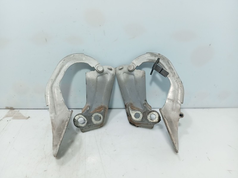 Recambio de bisagra capot para ford focus iii 1.5 tdci referencia OEM IAM   