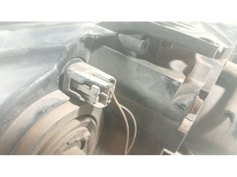 Recambio de faro derecho para mazda 3 (bk) 1.6 di turbo referencia OEM IAM   