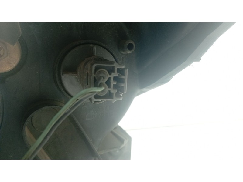 Recambio de faro derecho para mazda 3 (bk) 1.6 di turbo referencia OEM IAM   