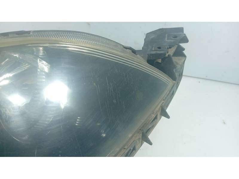 Recambio de faro derecho para mazda 3 (bk) 1.6 di turbo referencia OEM IAM   