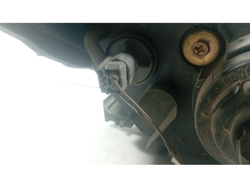 Recambio de faro izquierdo para mazda 3 (bk) 1.6 di turbo referencia OEM IAM   