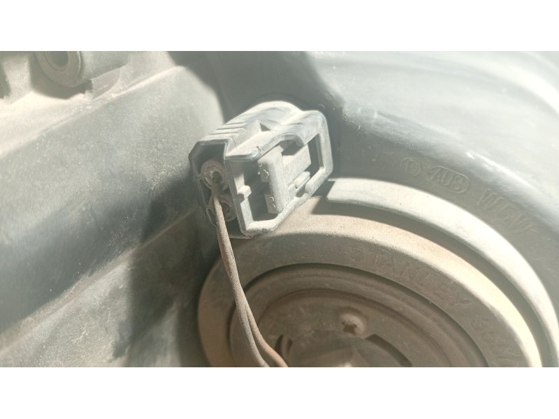 Recambio de faro izquierdo para mazda 3 (bk) 1.6 di turbo referencia OEM IAM   