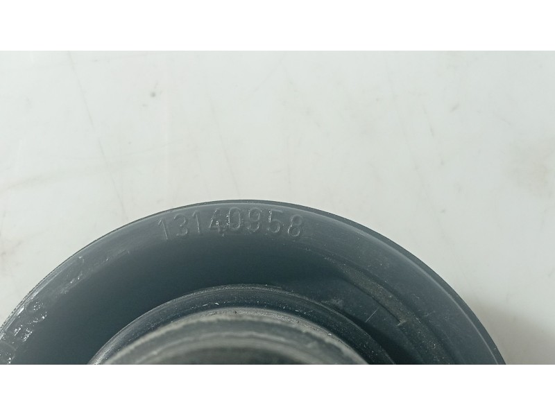 Recambio de tapon combustible para opel astra h (a04) 1.7 cdti (l48) referencia OEM IAM 13140958  