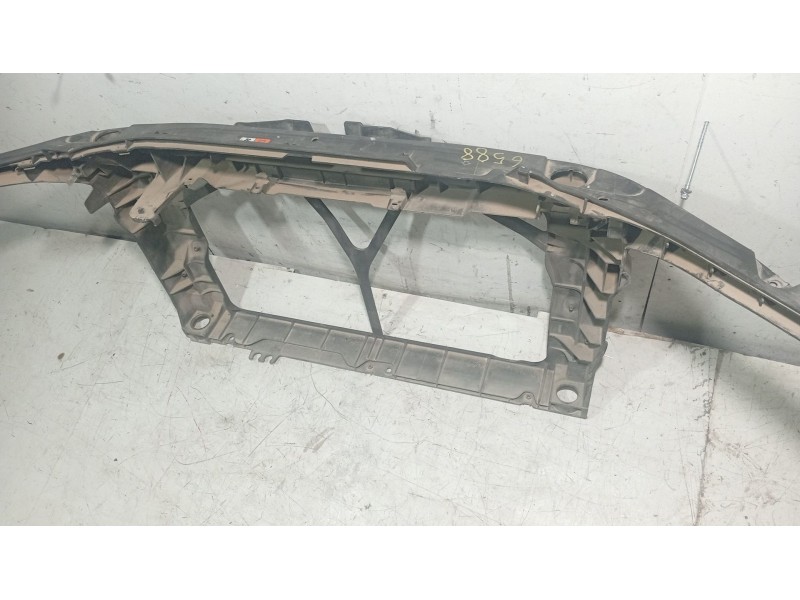 Recambio de panel frontal para mazda 3 (bk) 1.6 di turbo referencia OEM IAM   