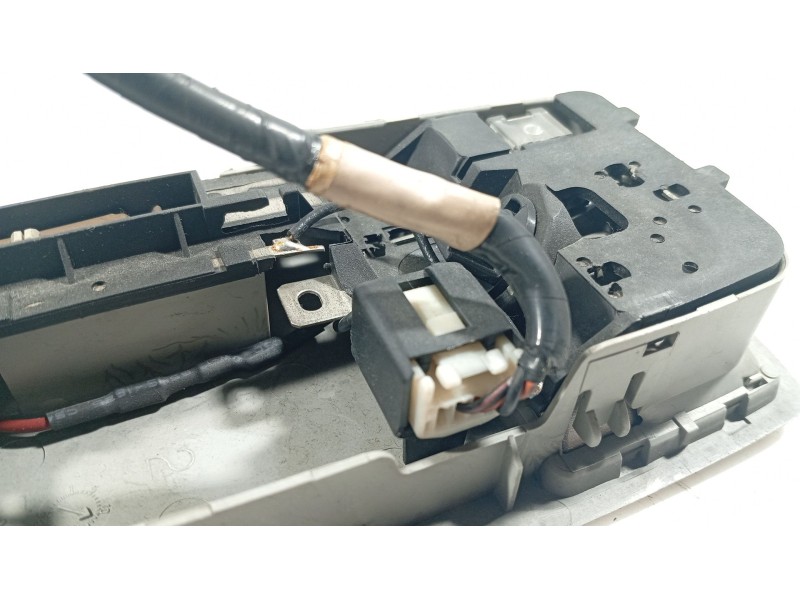 Recambio de luz interior para mazda 3 (bk) 1.6 di turbo referencia OEM IAM   