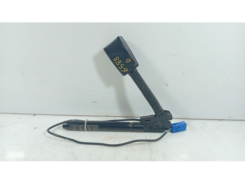 Recambio de anclaje cinturon delantero derecho para mazda 3 (bk) 1.6 di turbo referencia OEM IAM   