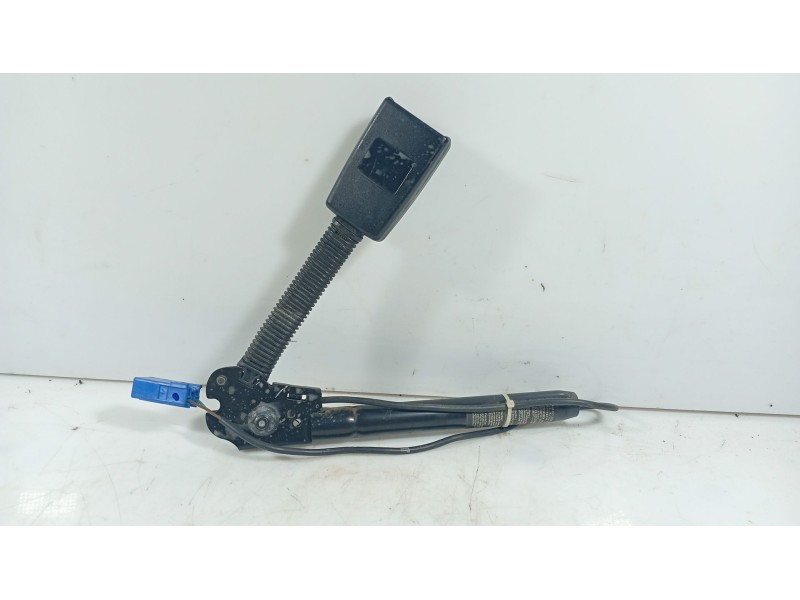 Recambio de anclaje cinturon delantero derecho para mazda 3 (bk) 1.6 di turbo referencia OEM IAM   