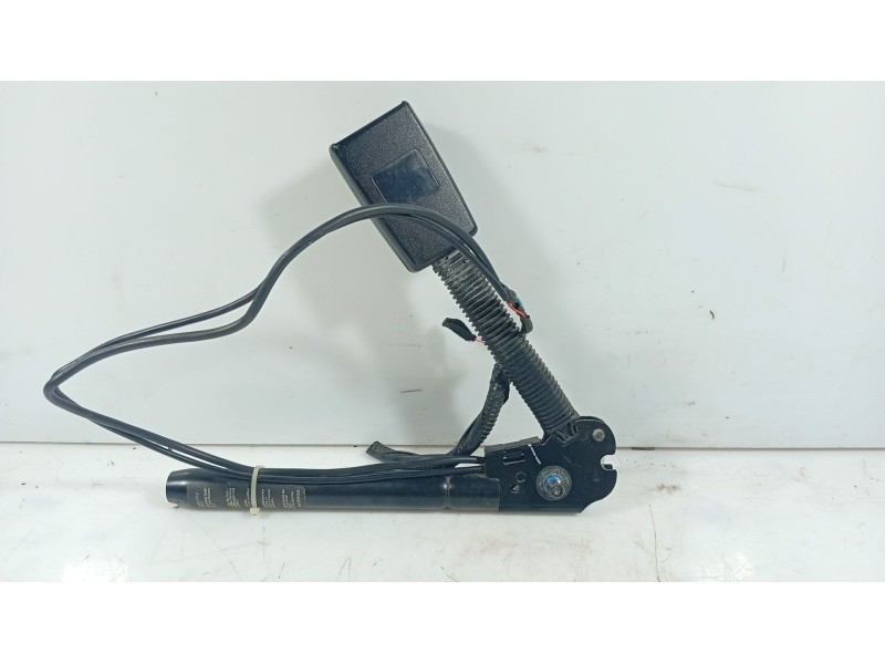 Recambio de anclaje cinturon delantero izquierdo para mazda 3 (bk) 1.6 di turbo referencia OEM IAM   
