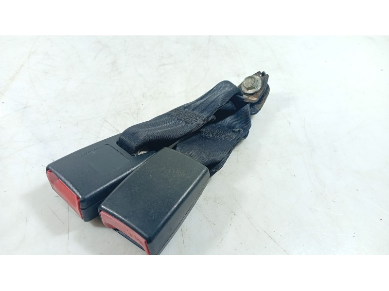 Recambio de anclaje cinturon trasero izquierdo para mazda 3 (bk) 1.6 di turbo referencia OEM IAM   