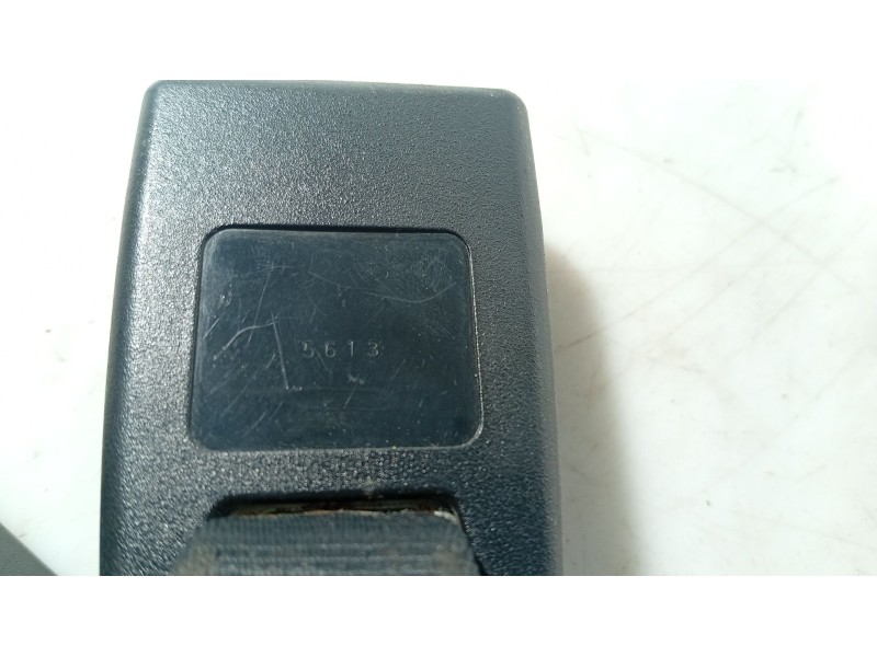 Recambio de anclaje cinturon trasero izquierdo para mazda 3 (bk) 1.6 di turbo referencia OEM IAM   
