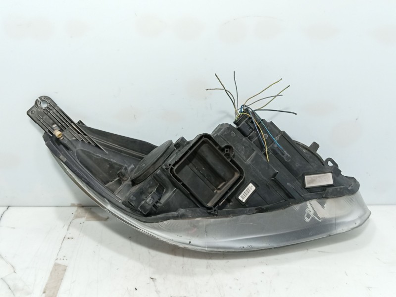 Recambio de faro izquierdo para ford focus iii 1.0 ecoboost referencia OEM IAM 2063541  