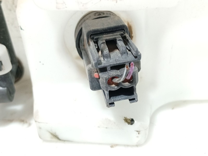 Recambio de deposito limpia para ford focus iii 1.0 ecoboost referencia OEM IAM 2266982 / 2010691  