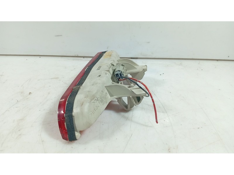 Recambio de piloto trasero central para mazda 3 (bk) 1.6 di turbo referencia OEM IAM   
