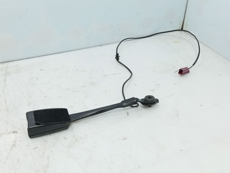 Recambio de anclaje cinturon delantero derecho para ford focus iii 1.0 ecoboost referencia OEM IAM   