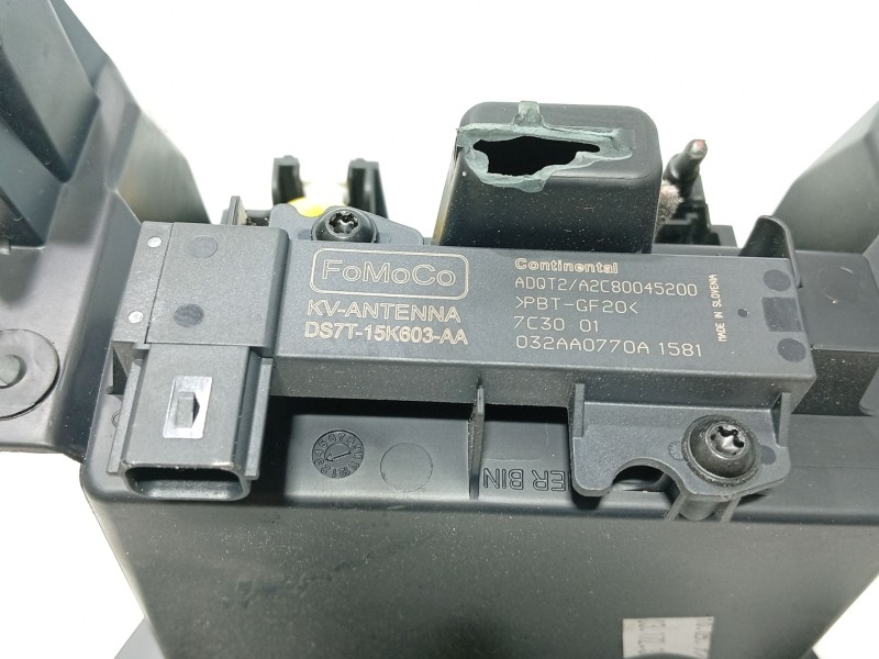 Recambio de apoyabrazos central para ford focus iii 1.0 ecoboost referencia OEM IAM   