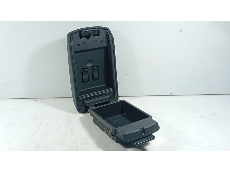 Recambio de apoyabrazos central para mazda 3 (bk) 1.6 di turbo referencia OEM IAM   
