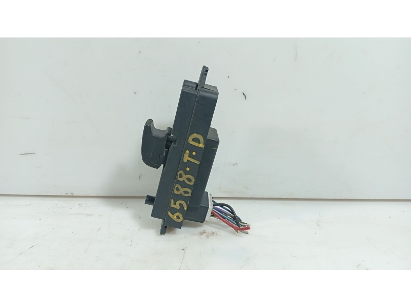 Recambio de mando elevalunas trasero derecho para mazda 3 (bk) 1.6 di turbo referencia OEM IAM   