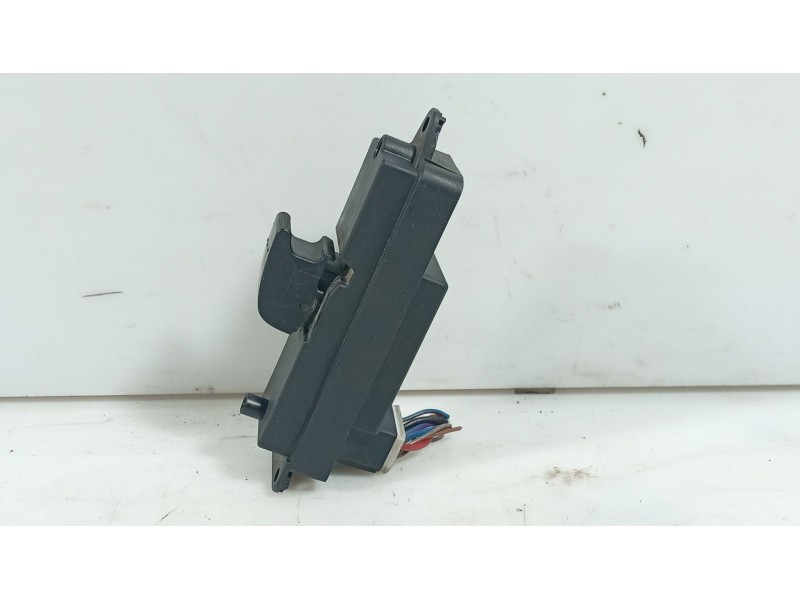 Recambio de mando elevalunas trasero izquierdo para mazda 3 (bk) 1.6 di turbo referencia OEM IAM   