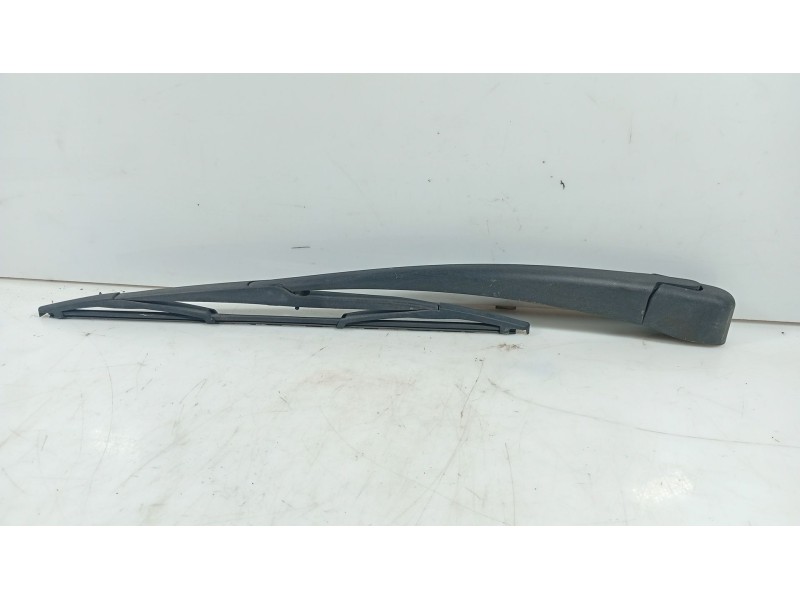 Recambio de brazo limpia trasero para mazda 3 (bk) 1.6 di turbo referencia OEM IAM   