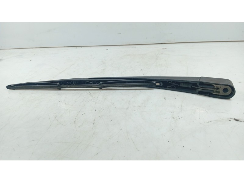 Recambio de brazo limpia trasero para mazda 3 (bk) 1.6 di turbo referencia OEM IAM   