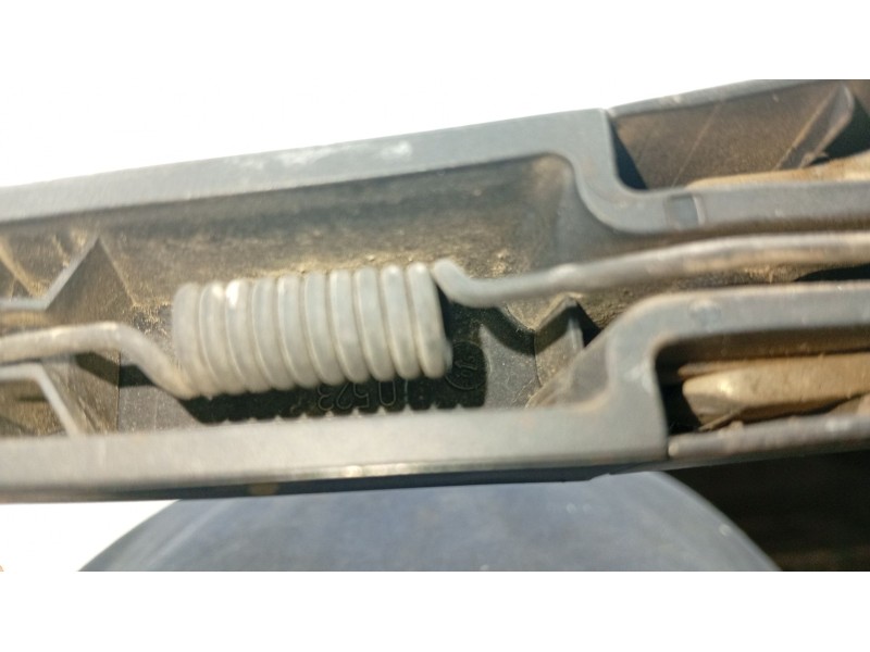 Recambio de brazo limpia trasero para mazda 3 (bk) 1.6 di turbo referencia OEM IAM   