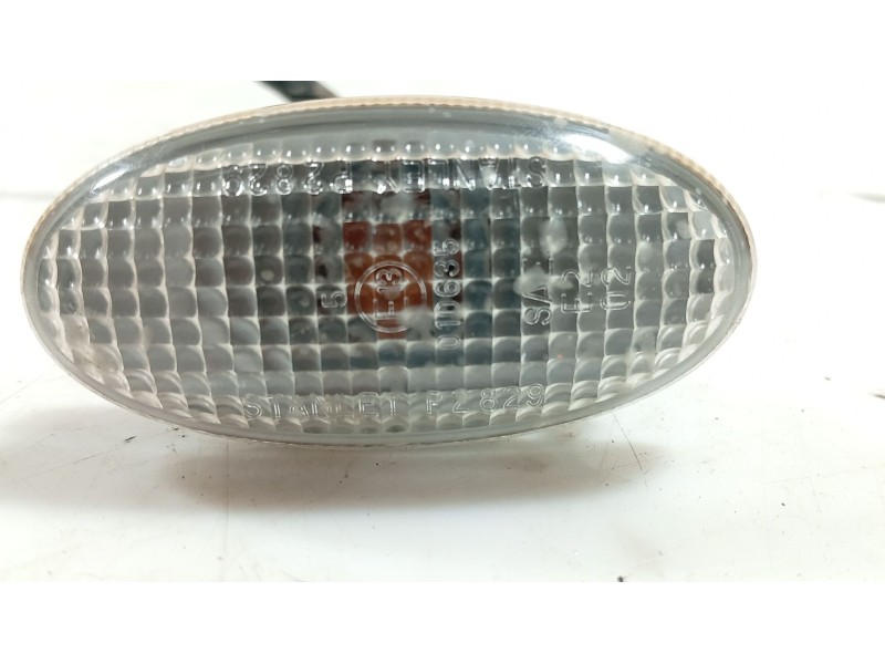 Recambio de piloto lateral izquierdo para mazda 3 (bk) 1.6 di turbo referencia OEM IAM   