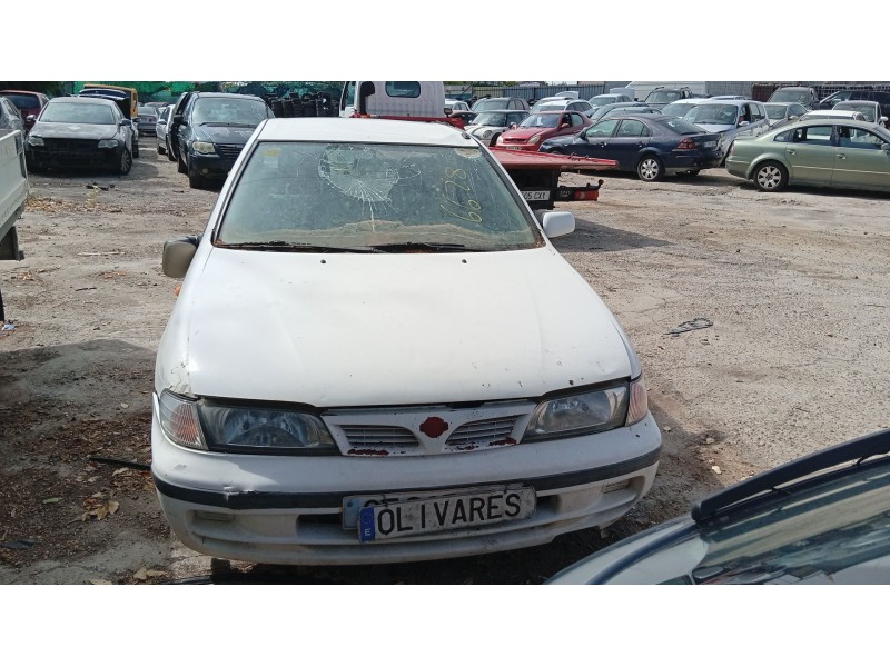 nissan almera i hatchback (n15) del año 2000