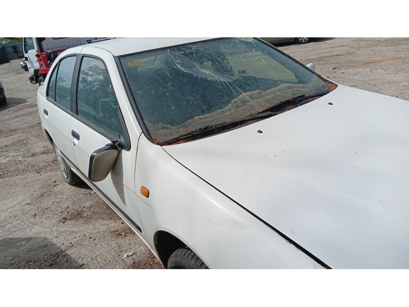 nissan almera i hatchback (n15) del año 2000