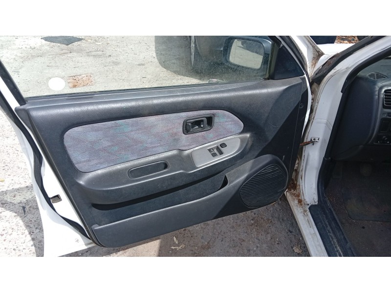 nissan almera i hatchback (n15) del año 2000