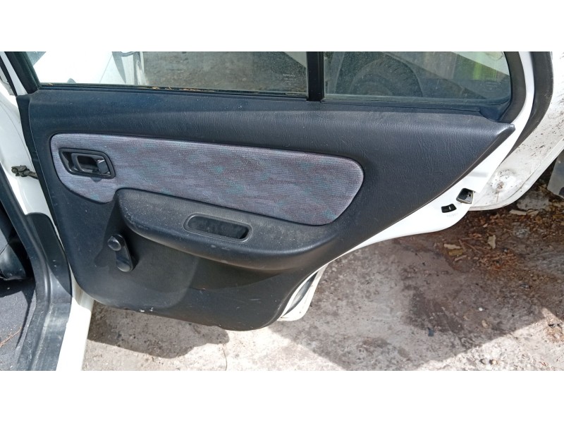 nissan almera i hatchback (n15) del año 2000