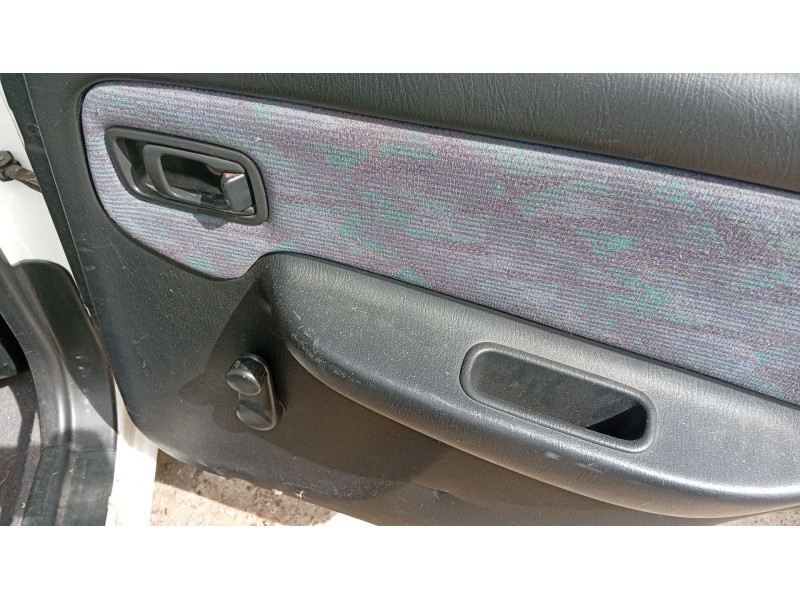 nissan almera i hatchback (n15) del año 2000
