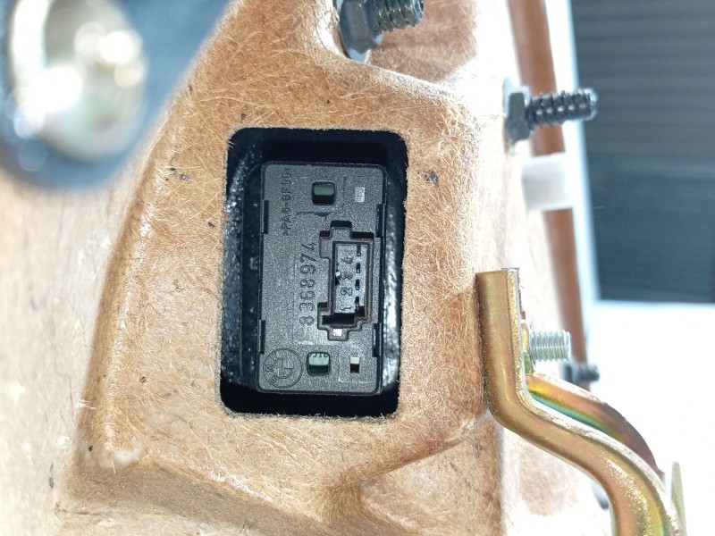 Recambio de guarnecido puerta delantera izquierda para bmw 7 (e38) 730 d referencia OEM IAM   
