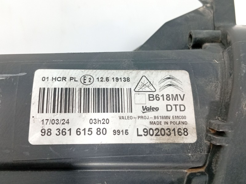 Recambio de faro derecho para citroën c3 iii (sx) 1.2 puretech 82 referencia OEM IAM   