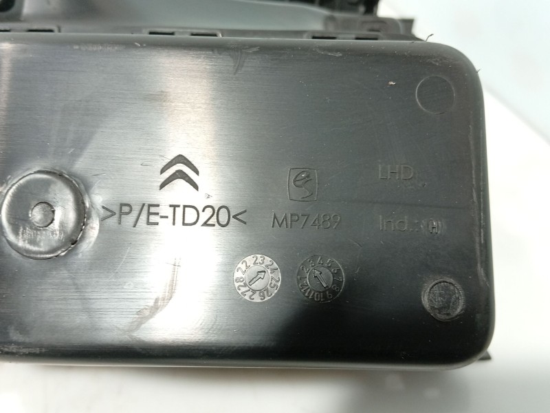 Recambio de guantera para citroën c3 iii (sx) 1.2 puretech 82 referencia OEM IAM   