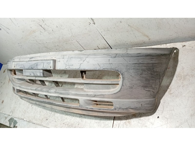 Recambio de paragolpes delantero para nissan serena (c23) 2.3 d referencia OEM IAM   