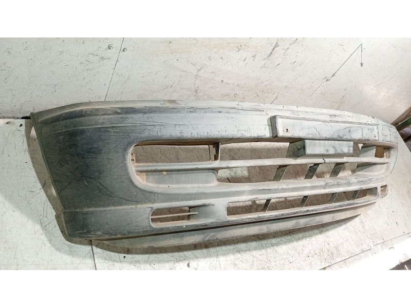 Recambio de paragolpes delantero para nissan serena (c23) 2.3 d referencia OEM IAM   