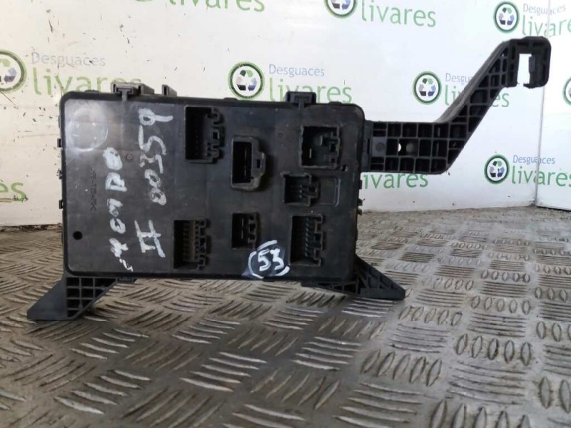 Recambio de caja reles / fusibles para ford mondeo berlina (ge) ghia   |   05.01 - 12.03 | 2001 - 2003 | 131 cv / 96 kw referenc
