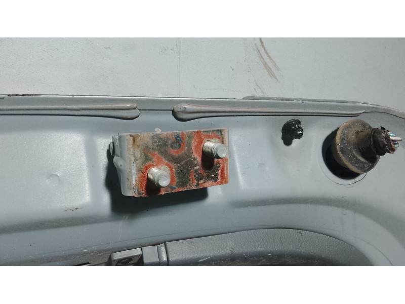 Recambio de porton trasero para chevrolet lacetti (j200) 1.6 referencia OEM IAM   