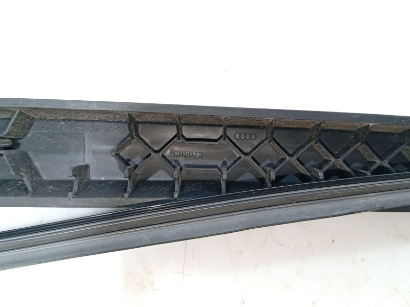 Recambio de brazo limpia trasero para audi q3 sportback (f3n) 35 tdi referencia OEM IAM   