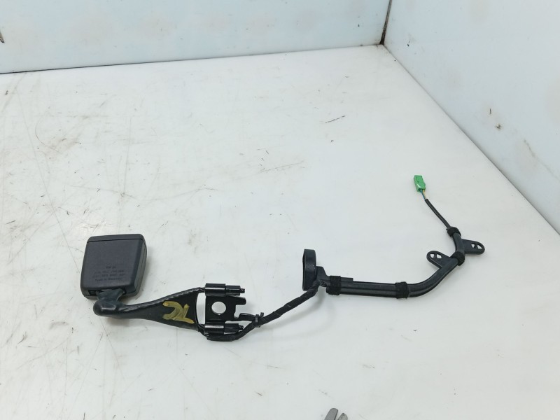 Recambio de anclaje cinturon trasero central para audi q3 sportback (f3n) 35 tdi referencia OEM IAM   